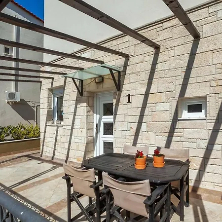 Sunny Grande Villa *