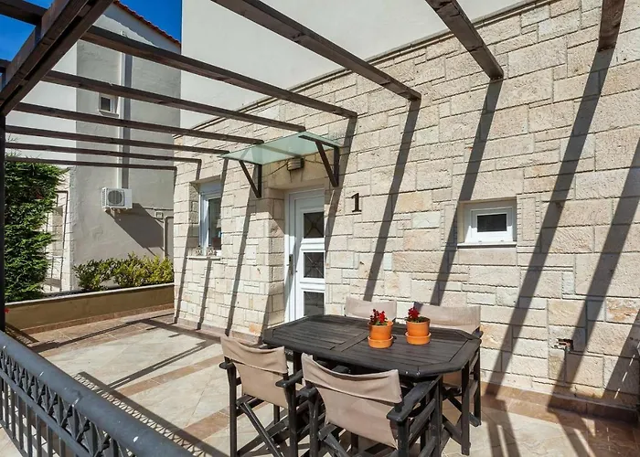 Sunny Grande Villa *