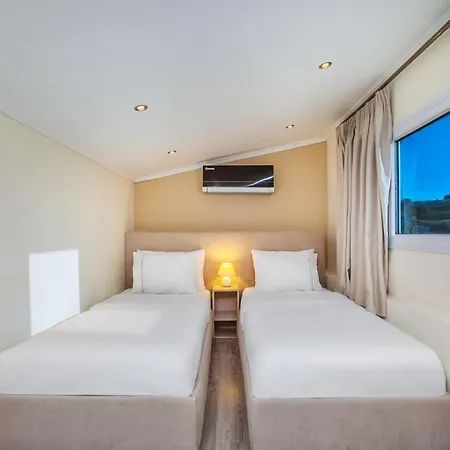 Sunny Grande * חניוטי